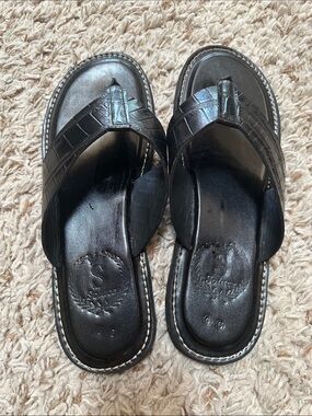 Men's Black Croc-Embossed Leather Thong Sandals